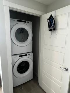 The Oasis-A New 1 bed suite in Livingston Calgary close to the Airport - Calgary - 1