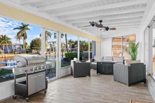 Relaxing Waterfront Retreat Near Downtown with Hot Tub, Kayaks, private Dock and Pets Welcome! - 5