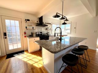 Peak to Lake Escape - Greenwood Lake - 0