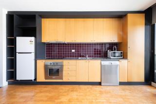 Stunning River Views - Cozy Apartment w Parking - Melbourne - 5
