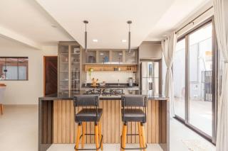 Casa com Piscina Aquecida - Área gourmet e Ar-condicionado na Praia de Matinhos - Matinhos - 8