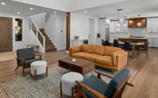 New Luxury Home with Hot Tub, Firepit and Forest View - Cle Elum - 1