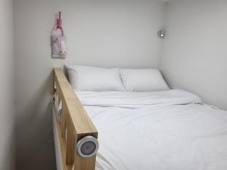 2 rooms for 7, Young House - Seoul - 2