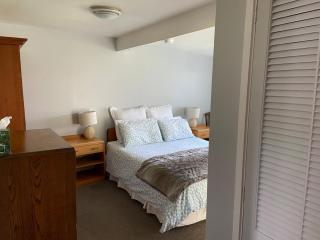 Sunflower Cottage - 1