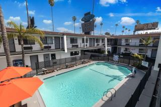 Sunset West Hotel, SureStay Collection By Best Western - Los Angeles - 9