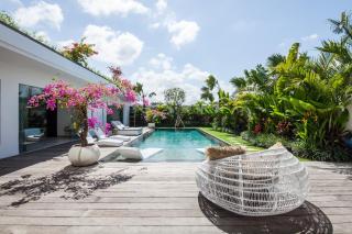 Villa Elisa - Spacious 4BR Luxury Villa, Walking Distance to Berawa Beach - Canggu - 9