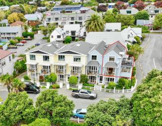 Waterfront Akaroa Retreat with Harbour Views & Balcony - Akaroa - 8