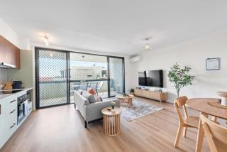 Bright Apt with Car Park - 200m from Main Hub - Brisbane - 0