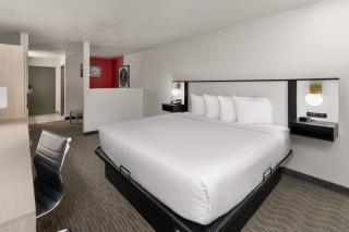 SYLO Hotel Denver Airport, a Ramada by Wyndham - 3