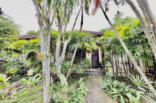 Raja's Bungalows - Senggigi - 4