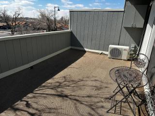 Studio Wbalcony - Near Nob Hill, Unm & Downtown - Albuquerque - 4