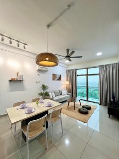 Mount Austin AtariGame and Neflix 9pax balcony Palazio - 4