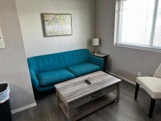 1 Bedroom Wbalcony Near Unm, Nob Hill Downtown - Albuquerque - 7