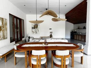 Villa Louna Maiya Canggu - Canggu - 3