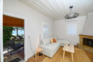 Salty Noses Beach House Paradise Perfect for Families - Pyrgos - 9