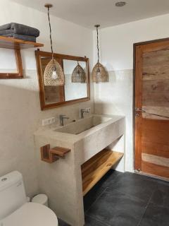 Goofys Hotel - Sekongkang Sumbawa - - 1