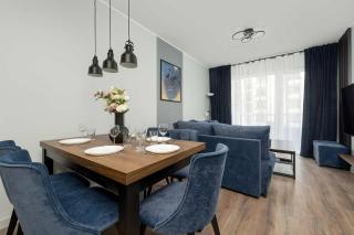 Stylish Apartment for 6 with Balcony Near the Main Square by Noclegi Renters - Breslavia - 2
