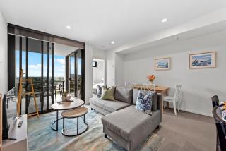Stylish 1BR - Lv26 with Mountain Views, Pool and Park - Brisbane - 0