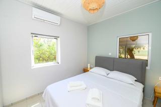 Salty Noses Beach House Paradise Perfect for Families - Pyrgos - 5