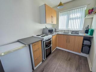 Superb Chalet Close To Hemsby Beach With A Modern Interior, Sleeps 5 Ref 18151B - Hemsby - 3