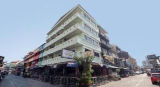 OYO 75381 Billabong Hotel - Pattaya South - 1