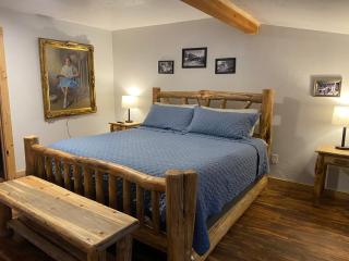 The Gold Mine Hotel - 3