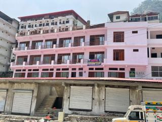 Hotel Kedareswram - - 0