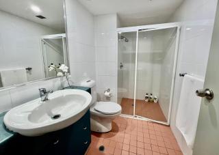 A three bedroom apartment with three bathroom in city centre - Sidney - 4