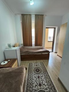 BUGU Guest House - Cholpon-Ata - 8