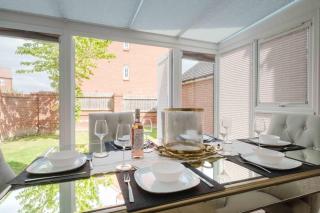 Fantastic brand new 4 bed house - Bedford - 4