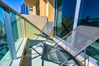 Studio on the 30th Floor with Stunning Marina View - 1