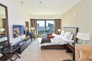 Studio on the 30th Floor with Stunning Marina View - 9