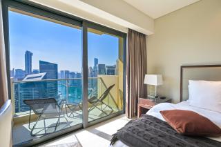 Studio on the 30th Floor with Stunning Marina View - 3