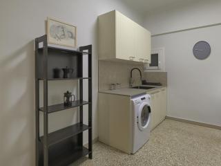 Modern 1BDR Apartment with Balcony - Atene - 1