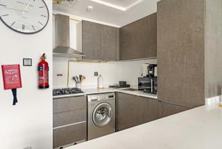 Silkhaus 1BDR Holiday Stay at Pantheon Elysee in JVC - 1