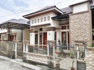Homestay Bukittinggi - Bukittinggi - 0