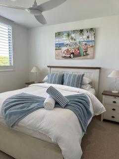 Luxury 3BR, 2BA Unit with Pool & BBQ in Gold Coast - Gold Coast - 3