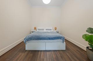 Spacious 4 Bedroom House Darling Harbour - Sydney - 3