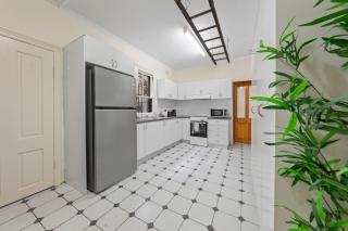 Spacious 4 Bedroom House Darling Harbour - Sydney - 6