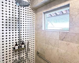 MiraNamin M A P I L I G Suite in Unique Historic Home - Shared Kitchen, Rooftop - 2