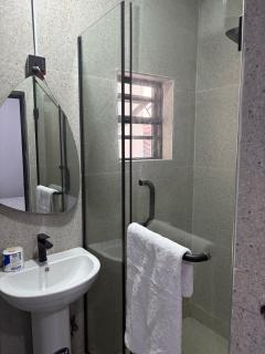 2bedroom luxury apartments candy home - Lekki - 6