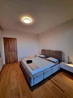 Big Balcony, Frre parking premium Apartment - Bratislava - 3