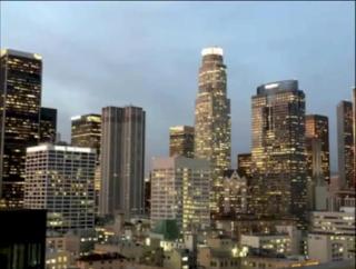 Cozy 3BR High Rise with Pool, Spa & Rooftop Views - Los Angeles - 2