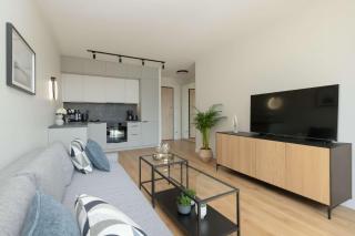 Modern Apartment with Parking by Noclegi Renters - Danzig - 8