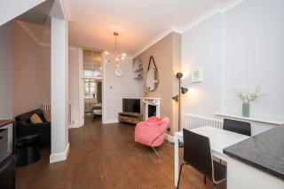 Cosy Retreat for Two off Upper St, Islington - Pass the Keys - 5