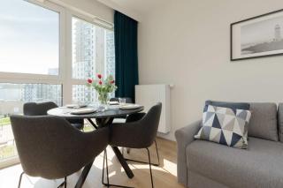 Modern Apartment with Parking by Noclegi Renters - Danzig - 4
