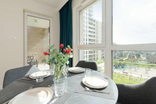 Modern Apartment with Parking by Noclegi Renters - Danzig - 2
