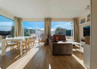 Villa Alicudi - con piscina privata a pochi passi dal mare - 0