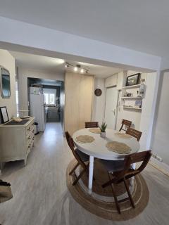 Bel appartement plein centre à 200 M de la plage - 8