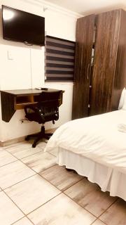 Liso's Place & Guest House - Pretoria - 3
